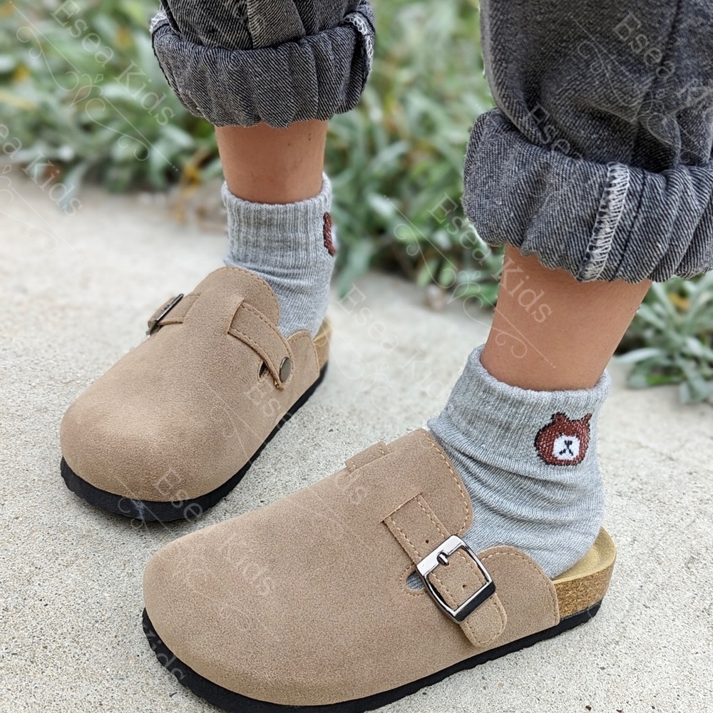 Boutique Wolf Clog